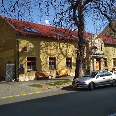 Apartmány Pod Kaštany Kvasice Exterior foto